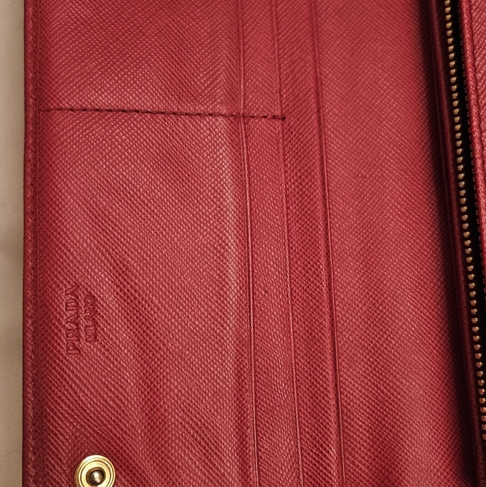 Prada Nero Red Saffiano Crossgrain Leather Long Wallet Gold Hardware Zipper - Picture 2 of 9